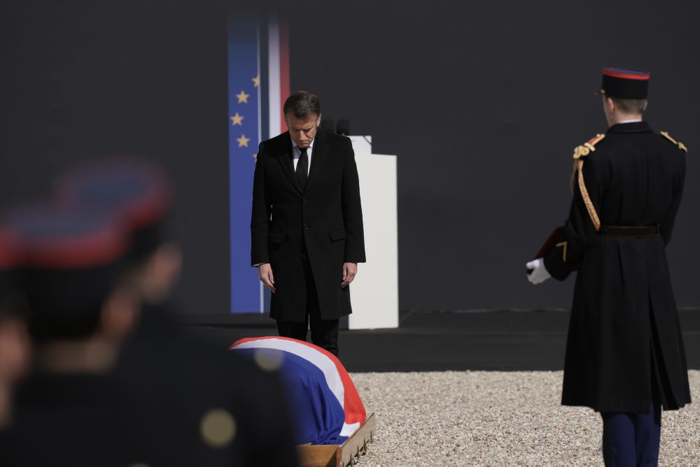 Vo Francúzsku sa rozlúčili s expremiérom Lionelom Jospinom