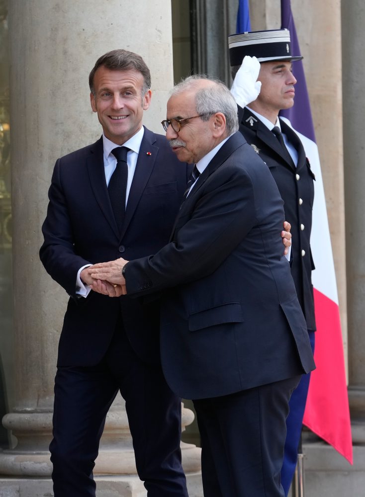 Macron s libanonským premiérom