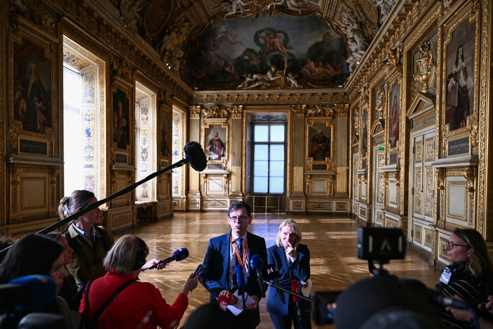 Opäť otvorili galériu v Louvri, kde došlo ku krádeži