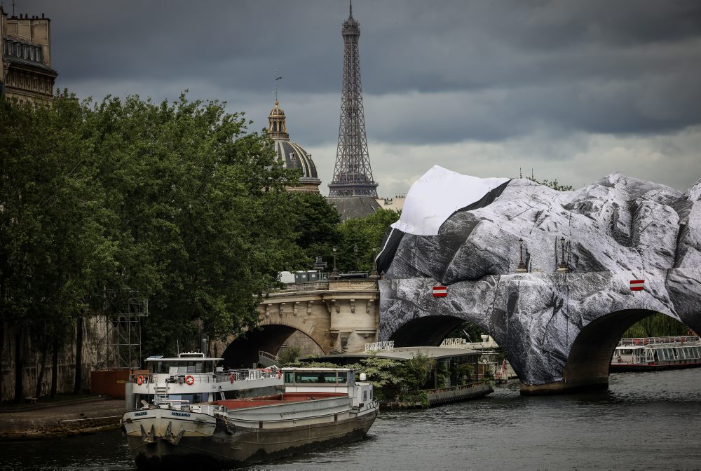 Poškodenie diela „La Caverne du Pont Neuf“ od pouličného umelca JR