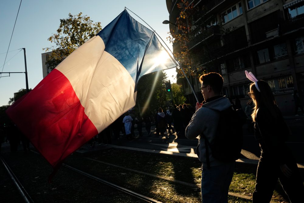 Protesty proti vysokým životným nákladom a financovaniu školstva