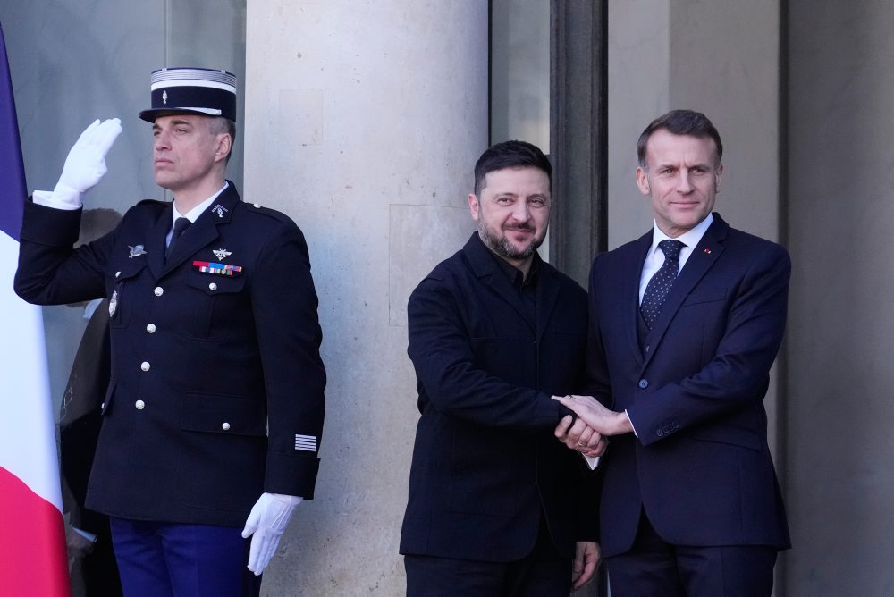 V Paríži sa v utorok stretli lídri koalície ochotných, prišiel aj  ukrajinský prezident Volodymyr Zelenskyj