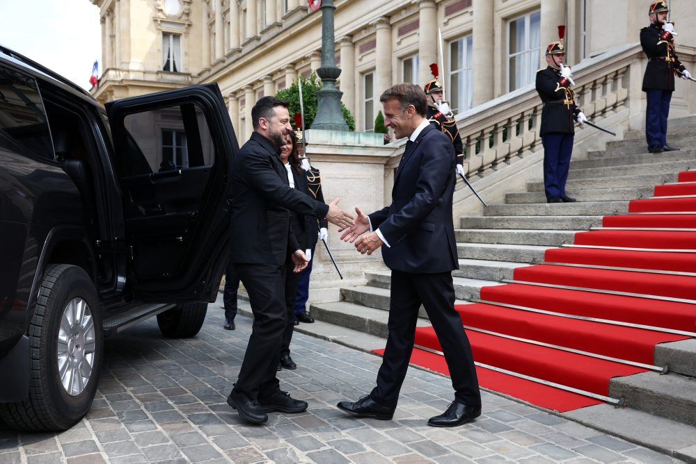 Stretnutie prezident Francúzska a Ukrajiny v Paríži  