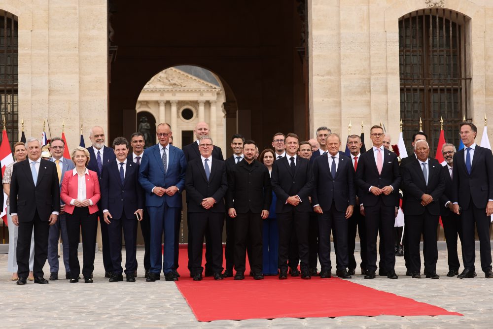 Summit Koalície ochotných v Paríži