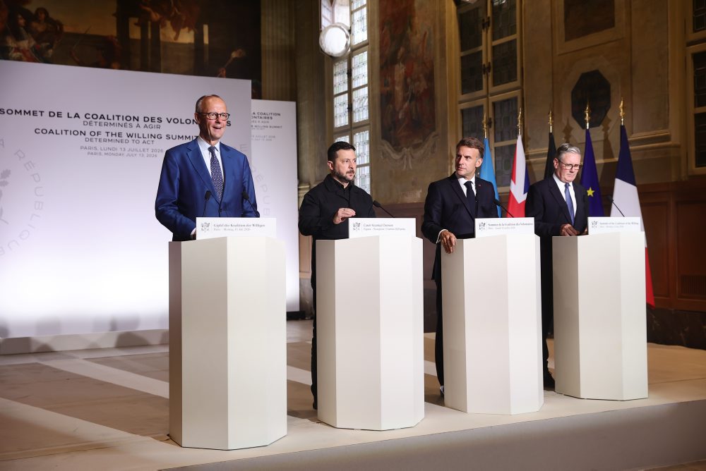 V Paríži sa v pondelok stretli lídri koalície ochotných 