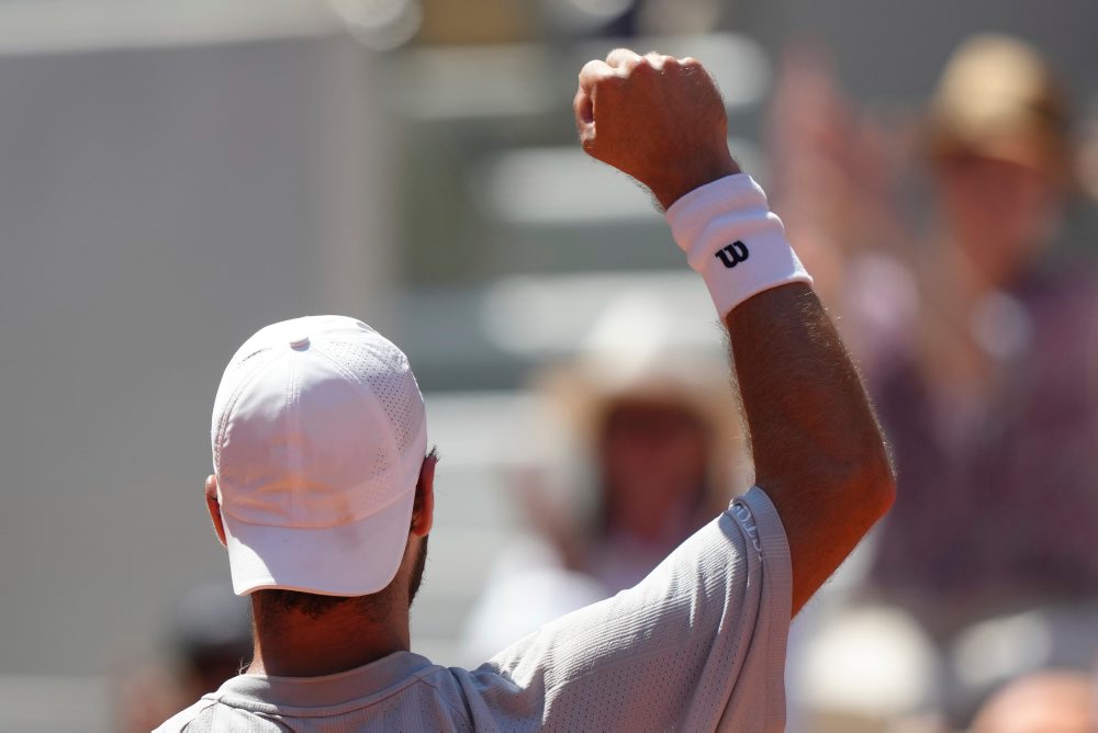 Rus Karen Chačanov postúpil do 3. kola dvojhry na grandslame Roland Garros 