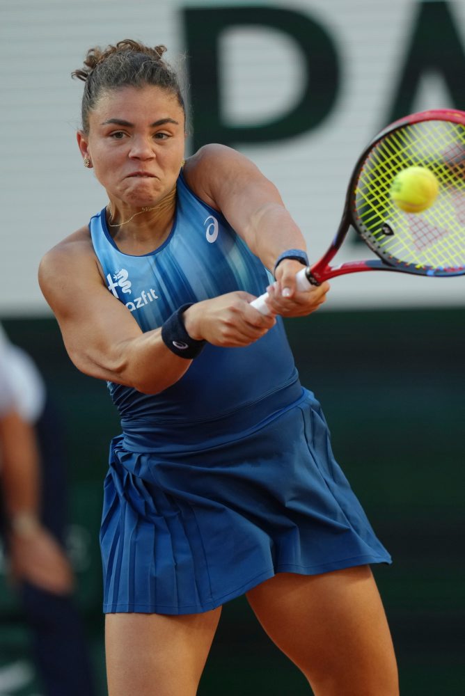 Jasmine Paoliniová - Solana Sierrová