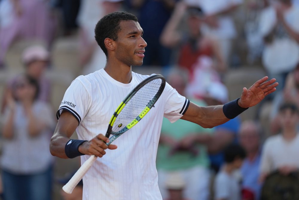 Felix Auger-Aliassime postúpil do 3. kola dvojhry na grandslame Roland Garros  