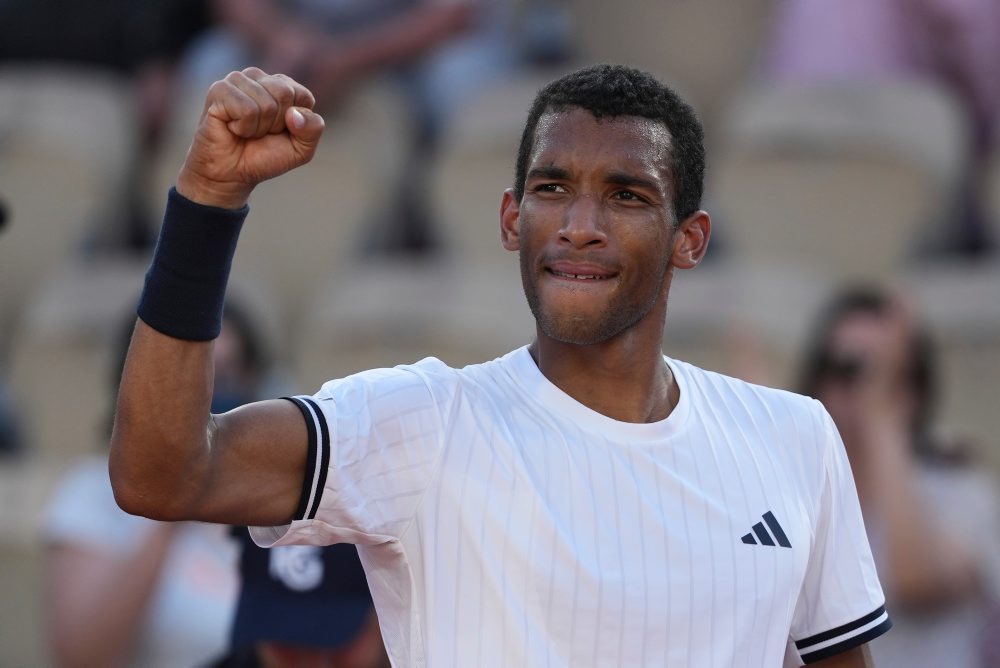 Felix Auger-Aliassime postúpil do 3. kola dvojhry na grandslame Roland Garros  