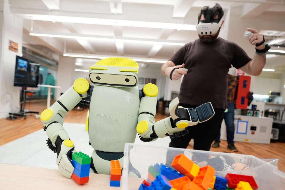 Priateľský humanoidný robot Sprout