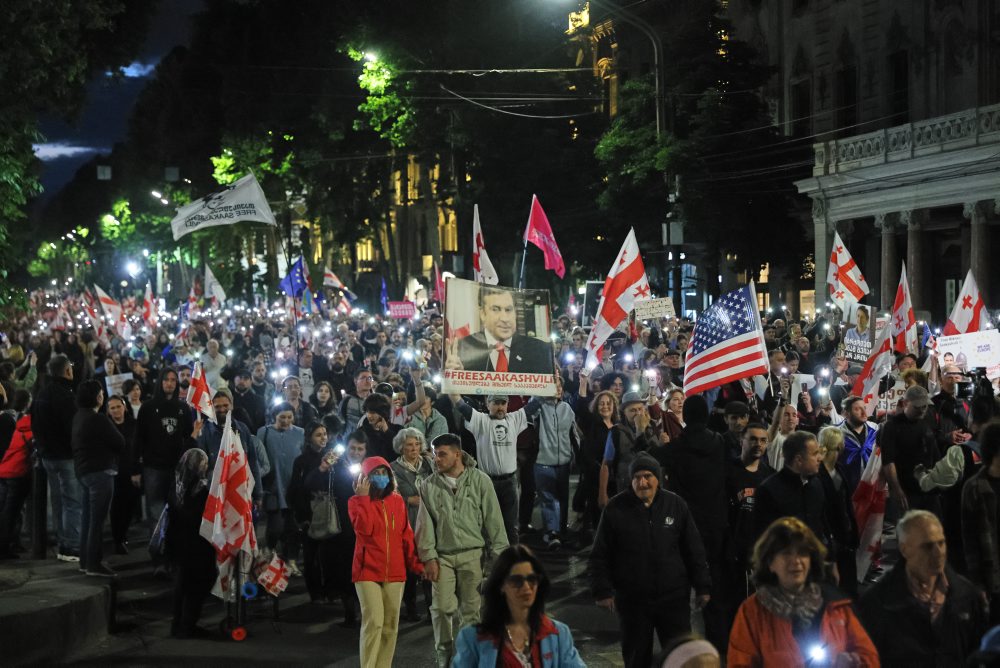 Gruzínci v Deň nezávislosti protestovali proti vláde a jej odklonu od Západu