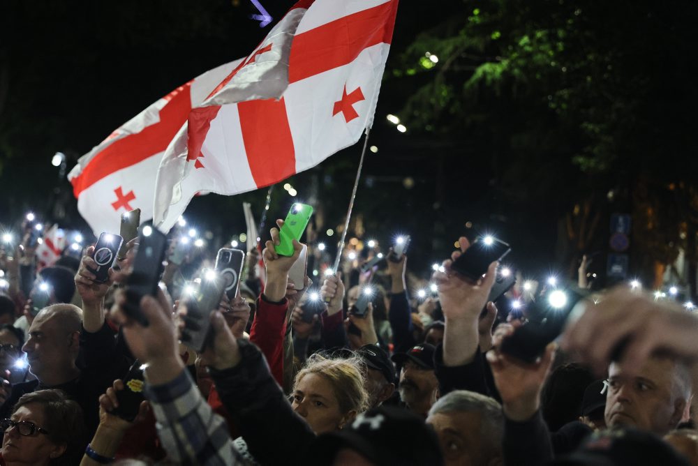 Gruzínci v Deň nezávislosti protestovali proti vláde a jej odklonu od Západu