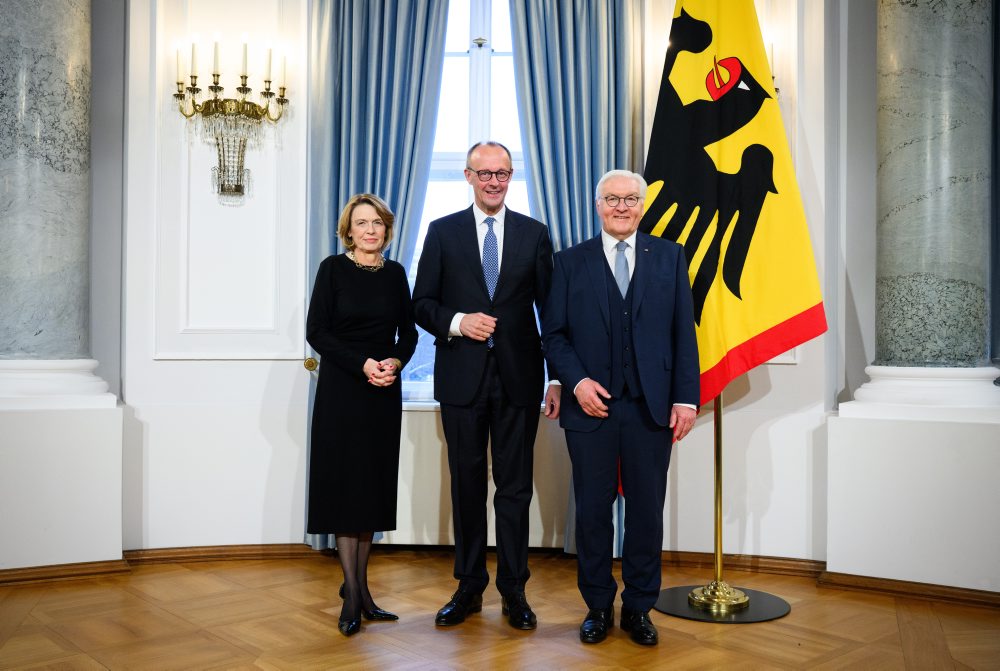 Nemecký prezident Frank-Walter Steinmeier prijal na novoročnej recepcii v Paláci Bellevue kancelára Friedricha Merza 