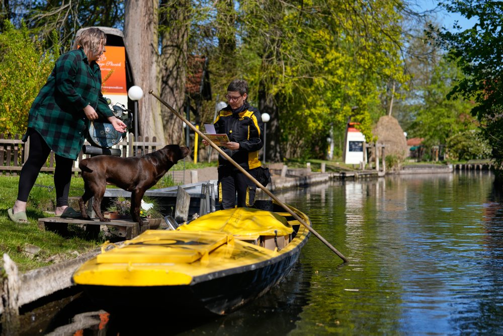 Poštárka na loďke v Spreewalde 
