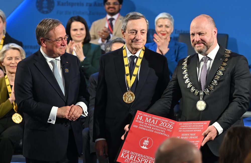 Mariovi Draghimu odovzdali Medzinárodnú cenu Karola Veľkého