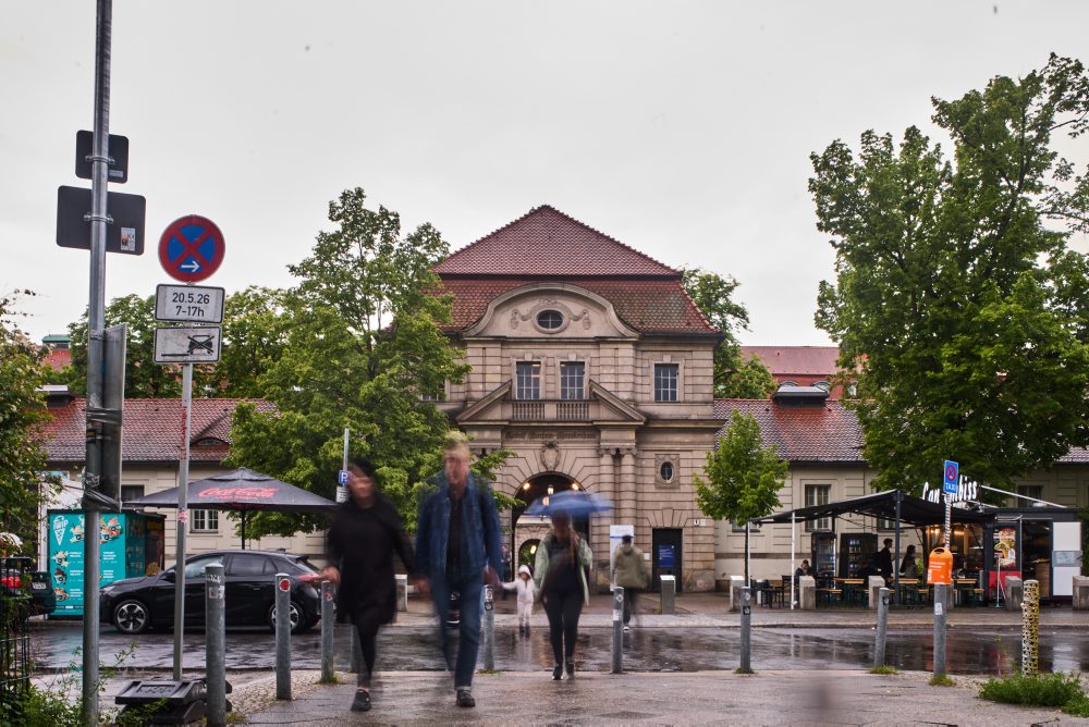 Amerického lekára nakazeného ebolou hospitalizovali v Berlíne