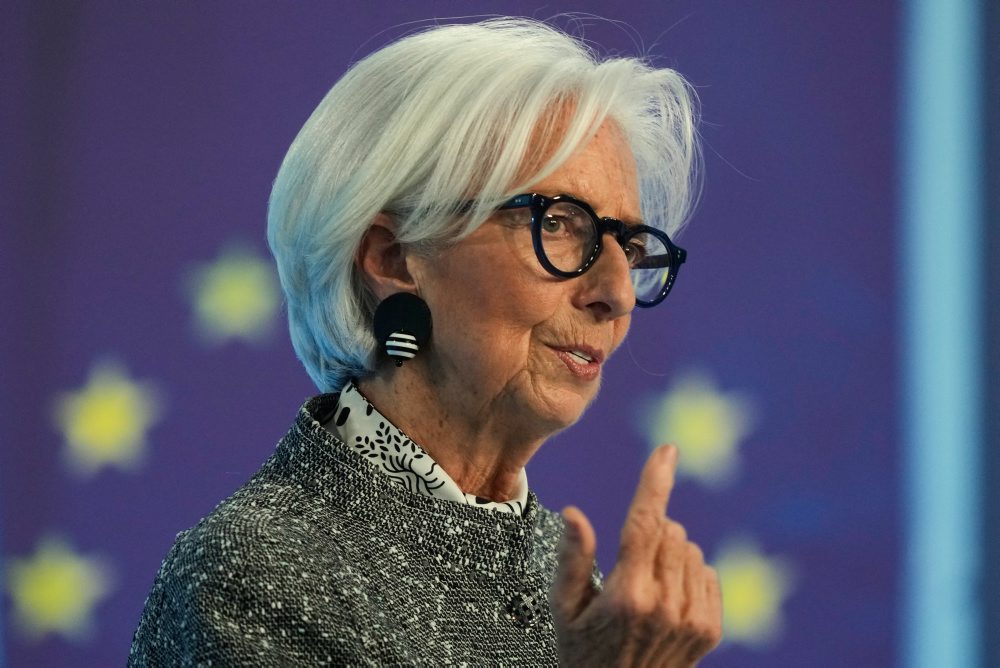 ECB možno pristúpi k sprísneniu politiky, aj keď vysoká inflácia nebude dlhodobá