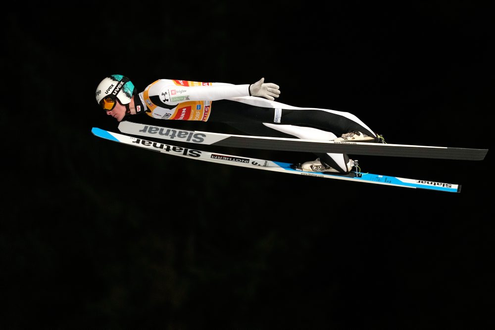 Prevc v Oberstdorfe suverénnym víťazom 1. kola