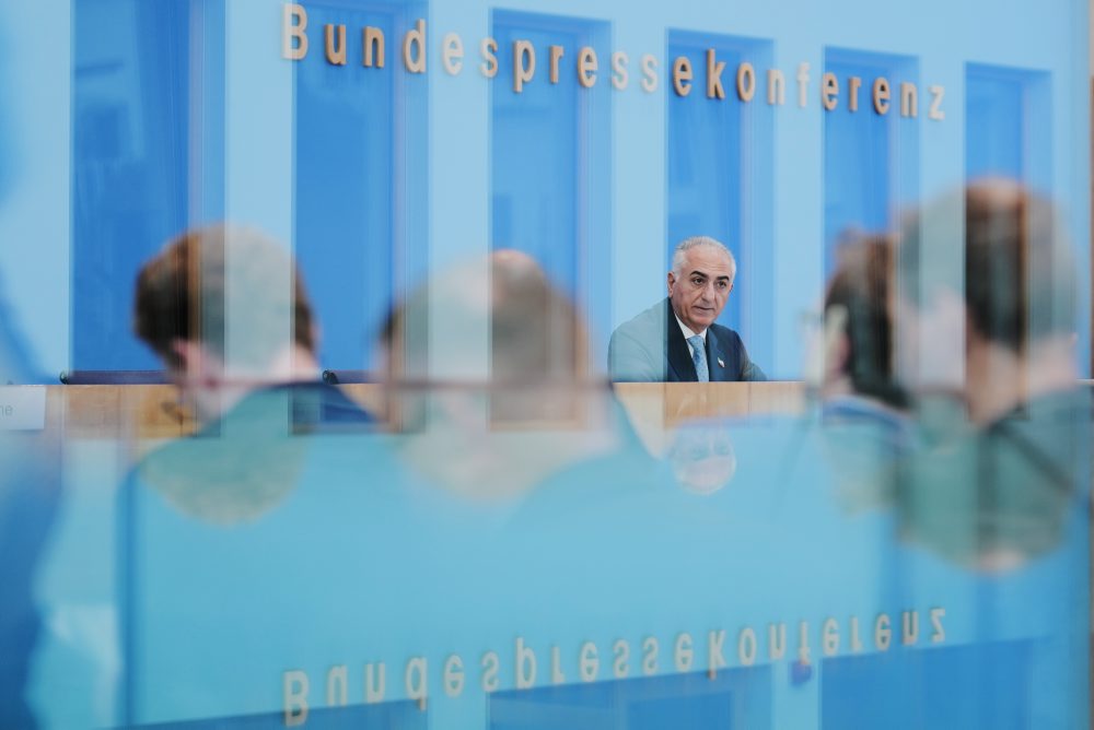 Rezá Pahlaví pricestoval na návštevu Nemecka