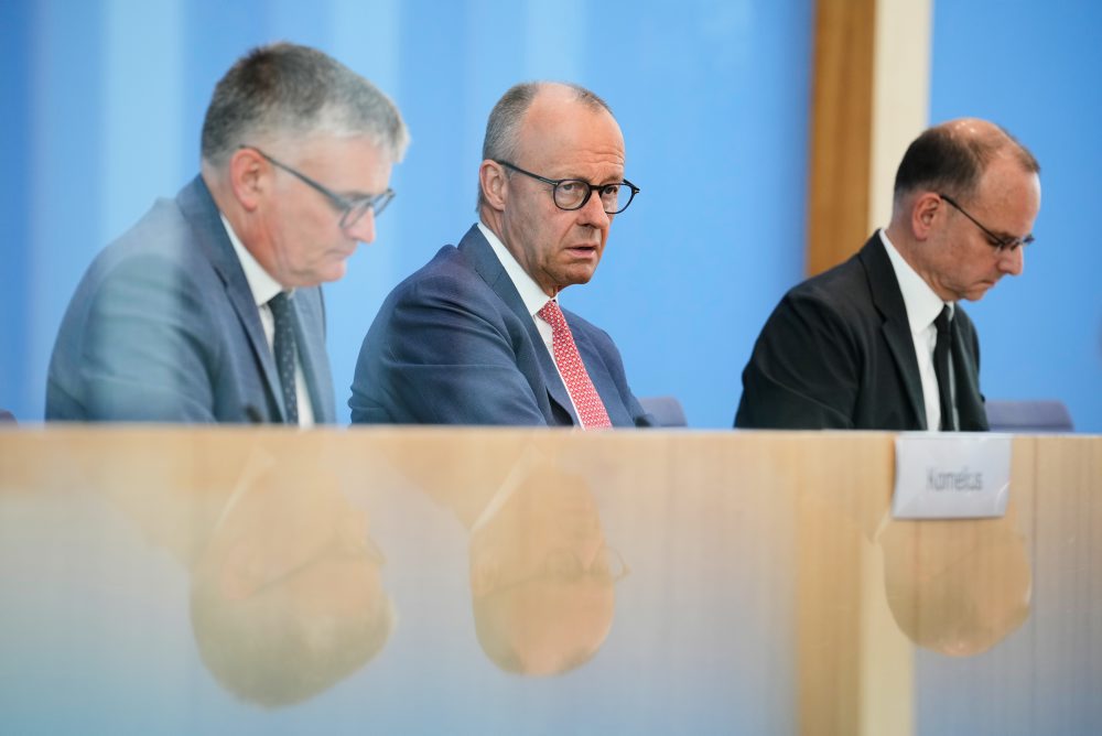 Merz na tradičnej letnej tlačovej konferencii 
