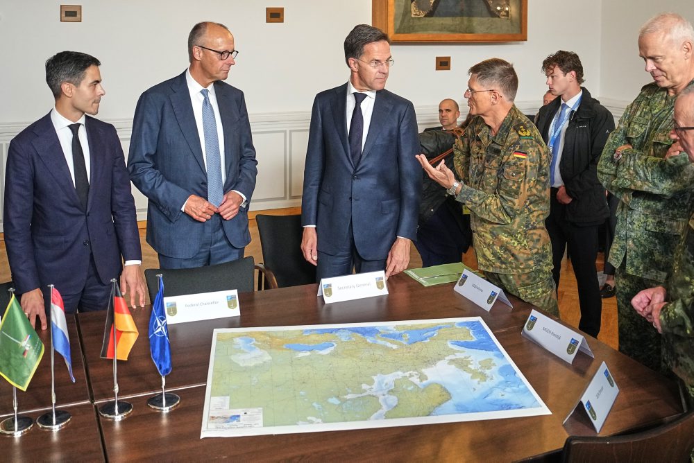 Generálny tajomník NATO Mark Rutte navštívil nemecké mesto Münster, kde sa stretol so spolkovým kancelárom Friedrichom Merzom a holandským premiérom Robom Jettenom