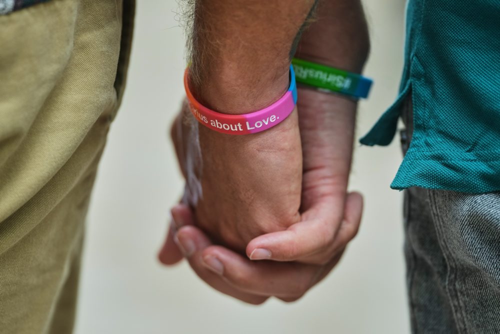 V Nemecku vrazilo auto v blízkosti pochodu LGBTQ+ do ľudí