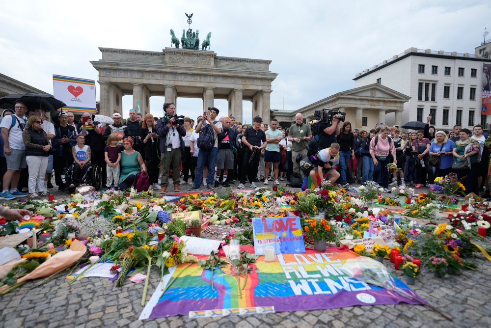 Zhromaždenie na podporu of LGBTQ+ komunity po útoku na berlínskom Pride 