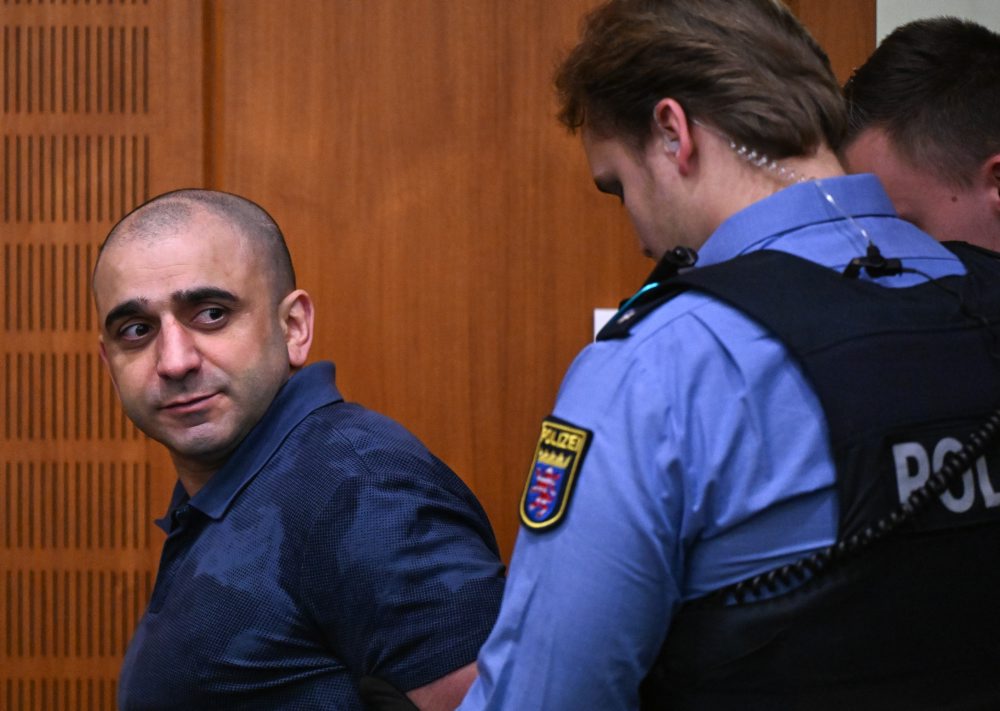 Súdny proces s tromi mužmi obvinenými zo špionáže pre Rusko