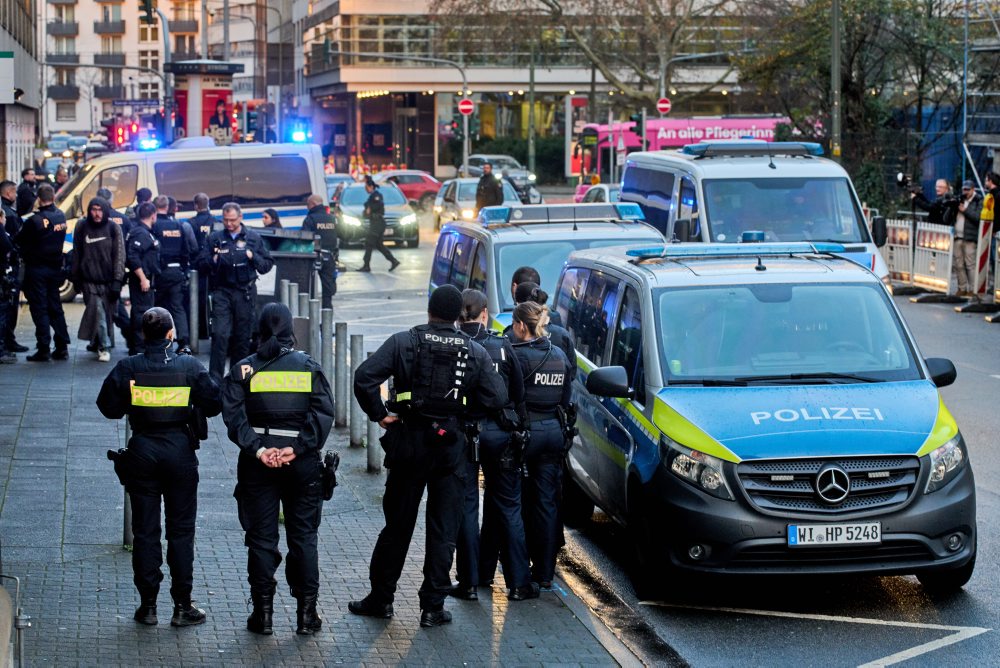 Súdny proces s tromi mužmi obvinenými zo špionáže pre Rusko