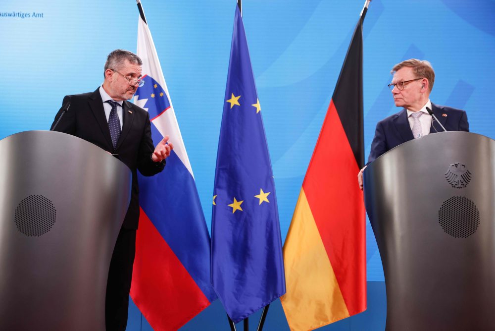 Slovinský minister zahraničných vecí Tone Kajzer v Nemecku