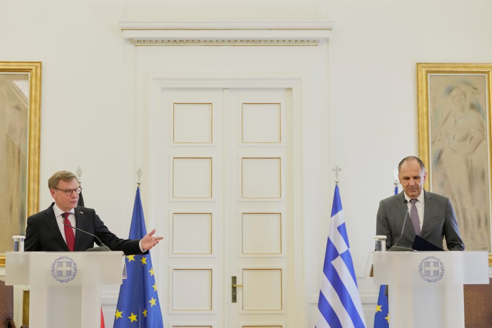Nemecký minister zahraničných vecí Johann Wadephul navštívil Grécko
