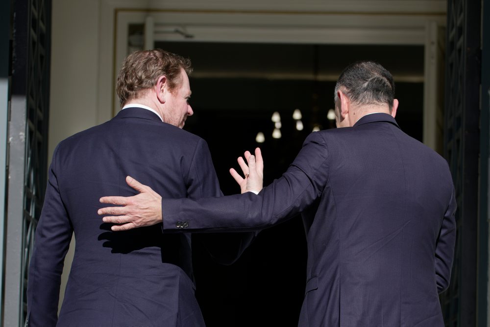 Šéf holandskej diplomacie David van Weel pricestoval na návštevu Grécka