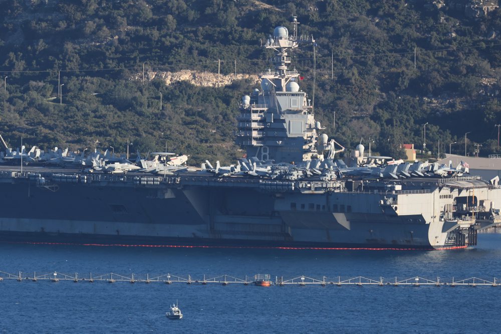 Najväčšia lietadlová loď na svete - USS Gerald Ford - zakotvila na Kréte