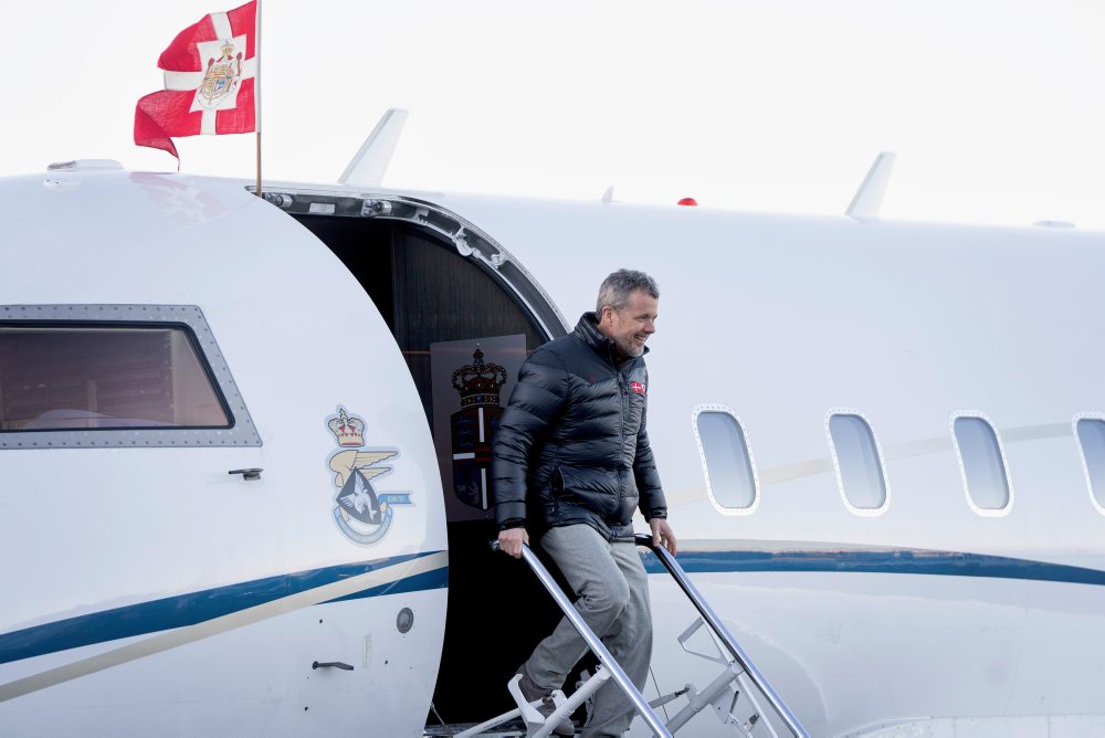 Dánsky kráľ Frederik pricestoval na návštevu Grónska