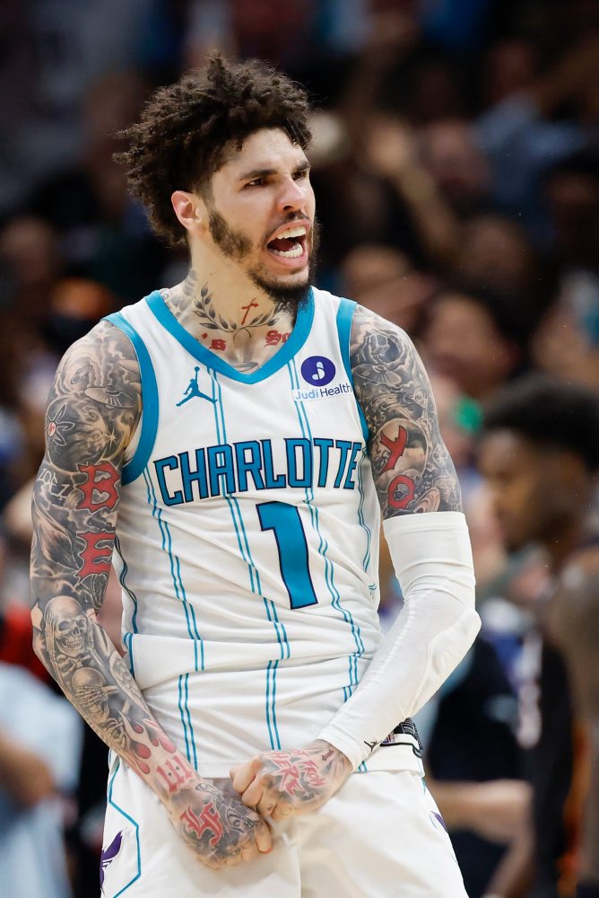 Vedenie súťaže potrestalo Balla pokutou za zákrok na Adebaya