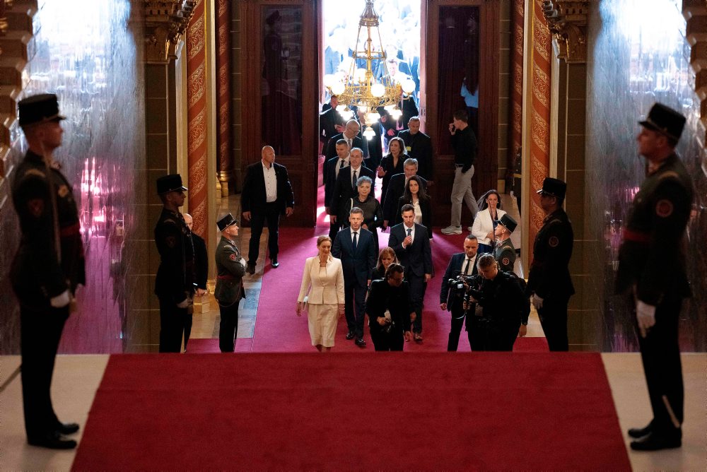 Ustanovujúce zasadnutie parlamentu Maďarska, na ktorom poslanci zvolia Pétera Magyara za nového premiéra