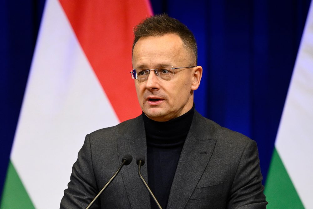 Szijjártó sa vzdáva poslaneckého mandátu, pôsobiť bude v čínskej BYD
