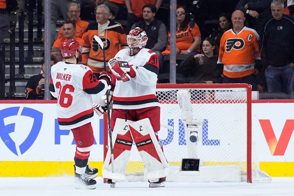Philadelphia Flyers - Carolina Hurricanes