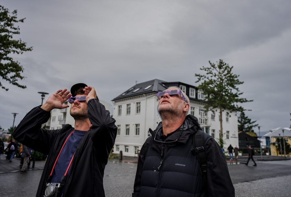 Úplné zatmenie Slnka na Islande 