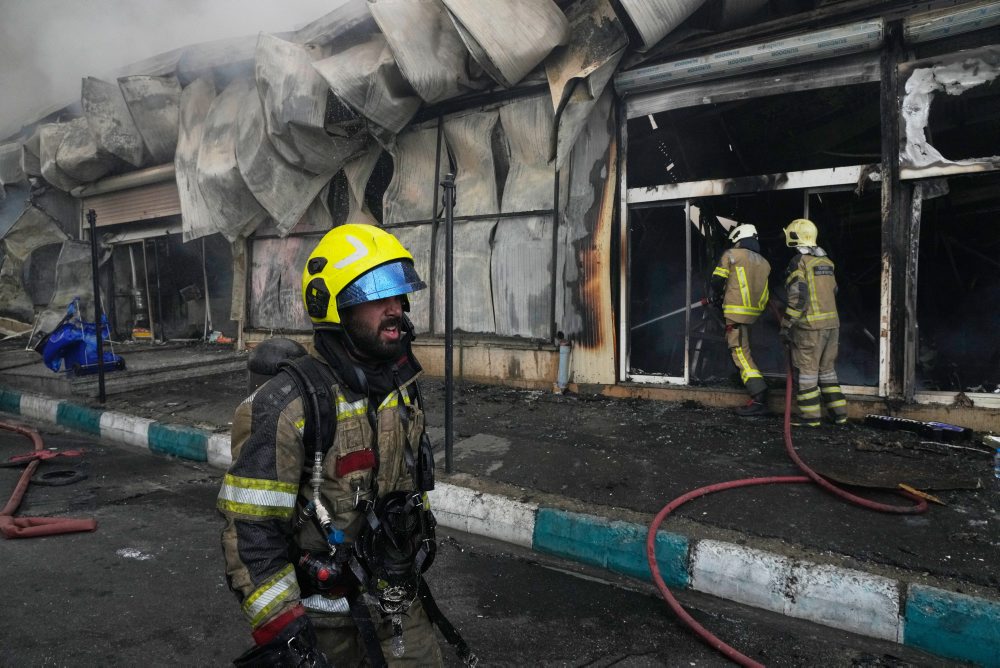 Bazár v Teheráne zachvátili plamene