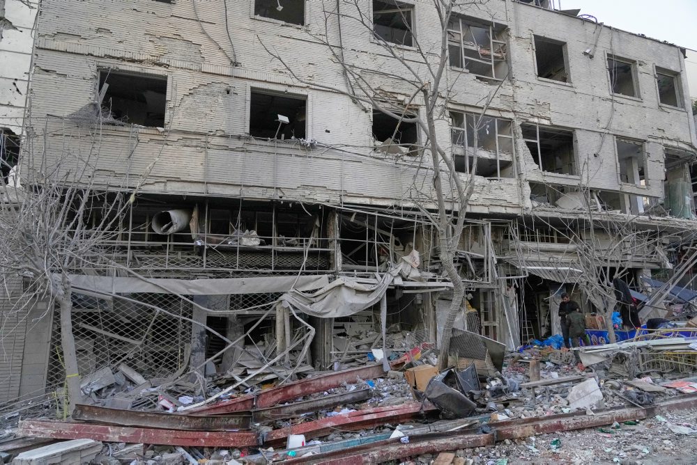 Trump nevylučuje vyslanie pozemných jednotiek do Iránu