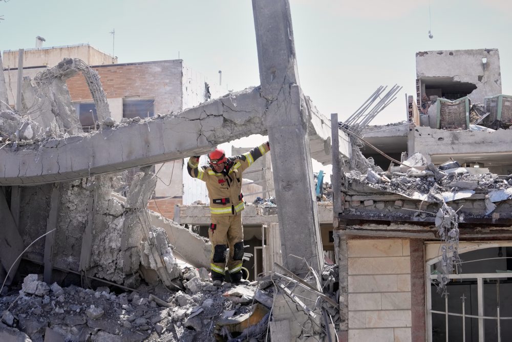 Izraelská armáda oznámila, že uskutočnila rozsiahle útoky na Teherán
