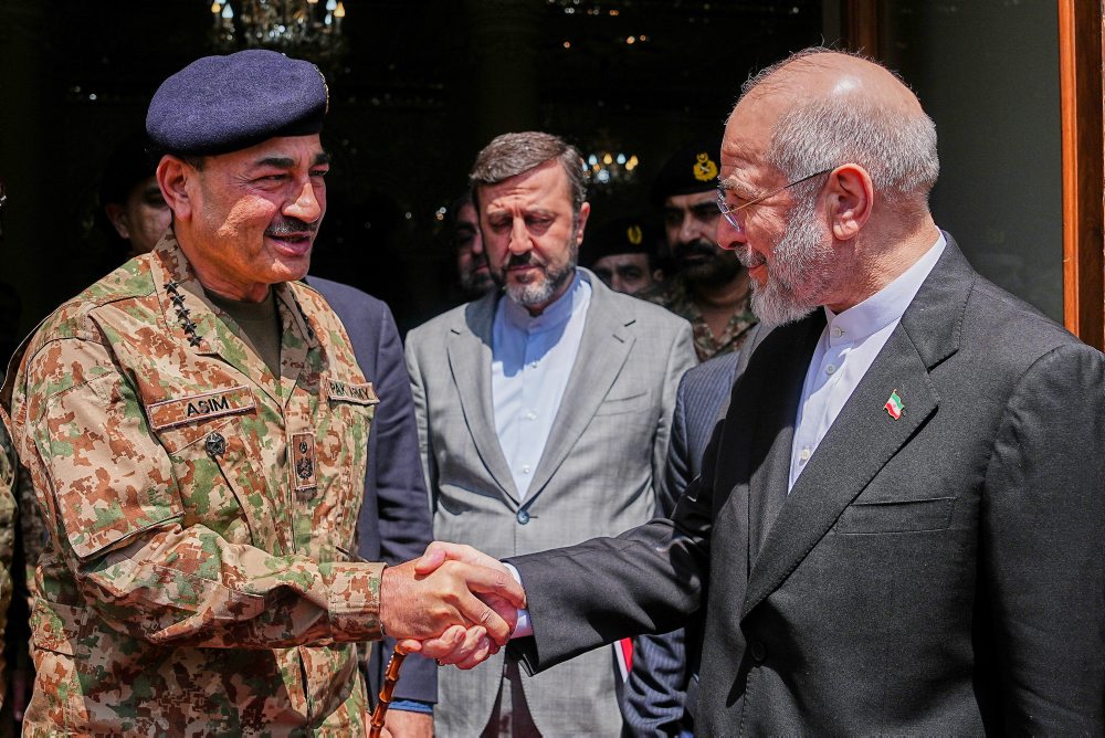 Veliteľ pakistanských ozbrojených síl Asim Munir pricestoval na návštevu Iránu