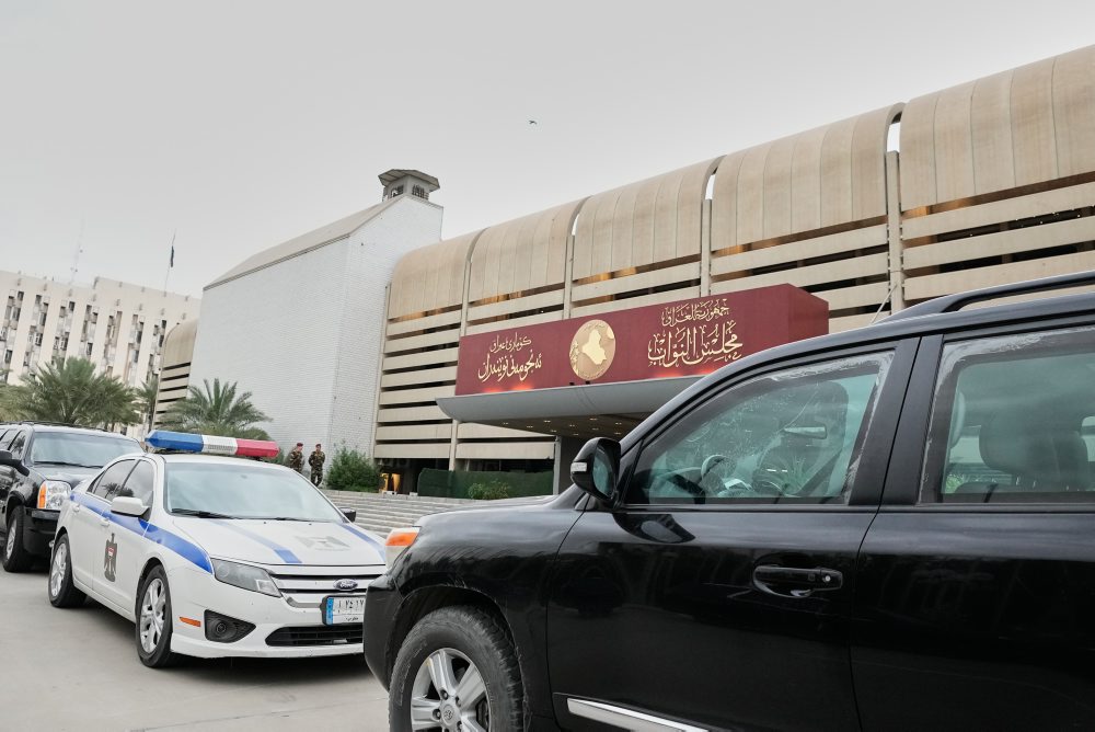 Iracký parlament volí nového prezidenta krajiny spomedzi 15 schválených kandidátov