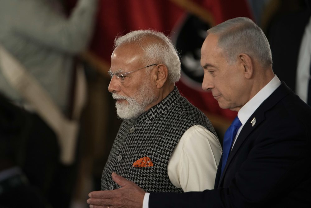 Indický premiér Naréndra Módí pricestoval na dvojdňovú návštevu Izraela, privítal ho premiér Benjamin Netanjahu