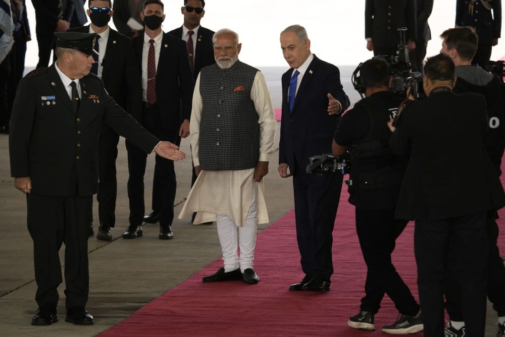 Indický premiér Naréndra Módí pricestoval na dvojdňovú návštevu Izraela, privítal ho premiér Benjamin Netanjahu