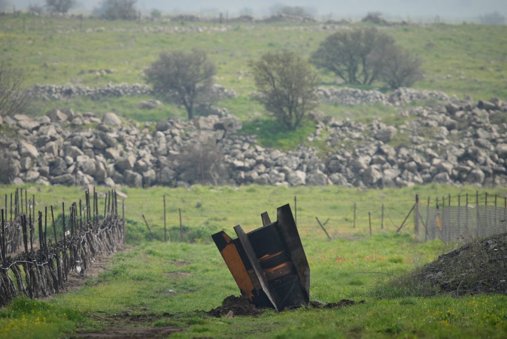 Iránska raketa skončila zaborená v poli na Izraelom kontrolovaných Golanských Výšinách