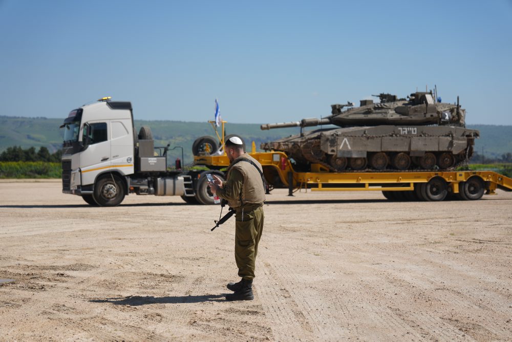 Izraelské tanky na izraelsko-libanonských hraniciach
