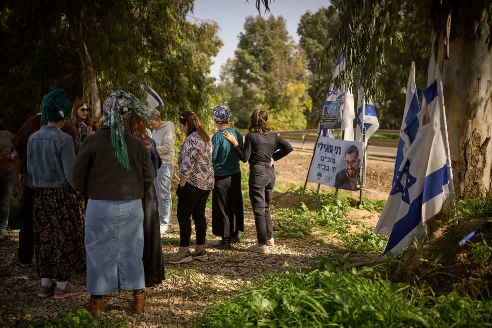 Pamätné miesto, kde Hamas zabil posledného izraelského rukojemníka Rana Gviliho