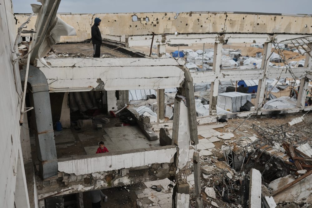 V Gaze zahynuli najmenej štyria Palestínčania po zrútení múru na stany pre vysídlencov v silnom vetre 